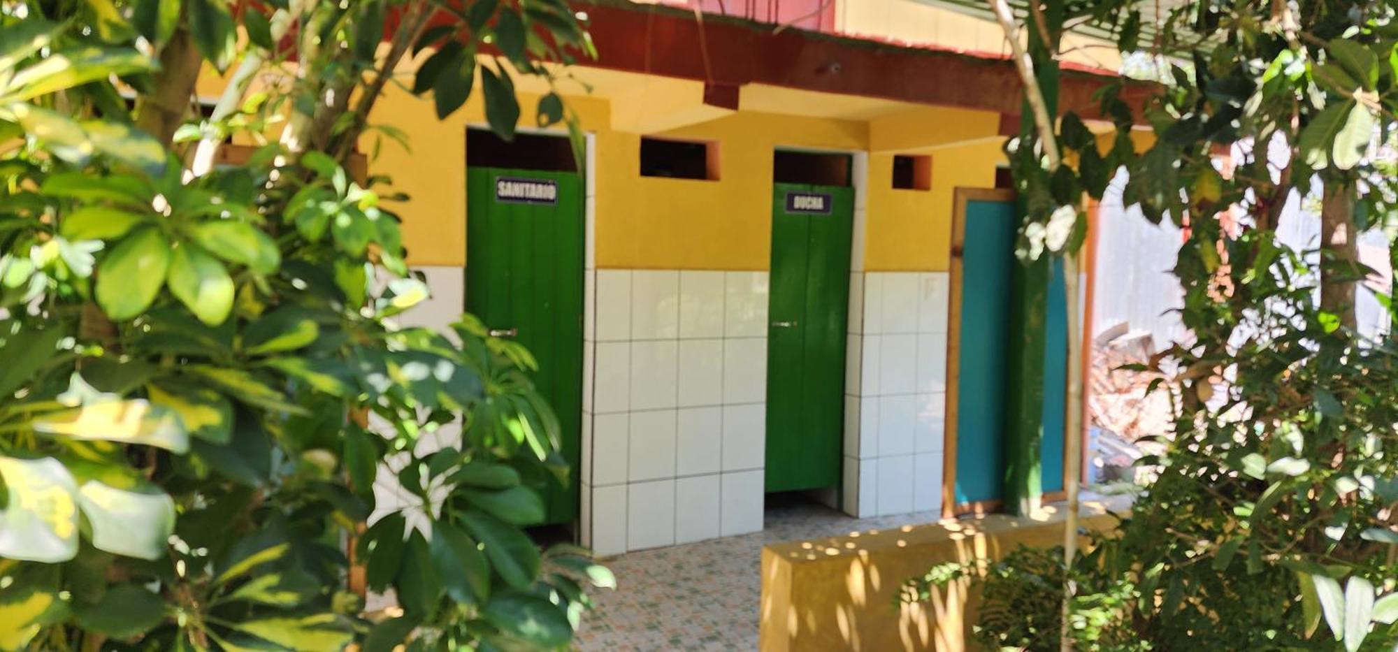 Hospedaje Santo Domingo Panajachel Exterior photo