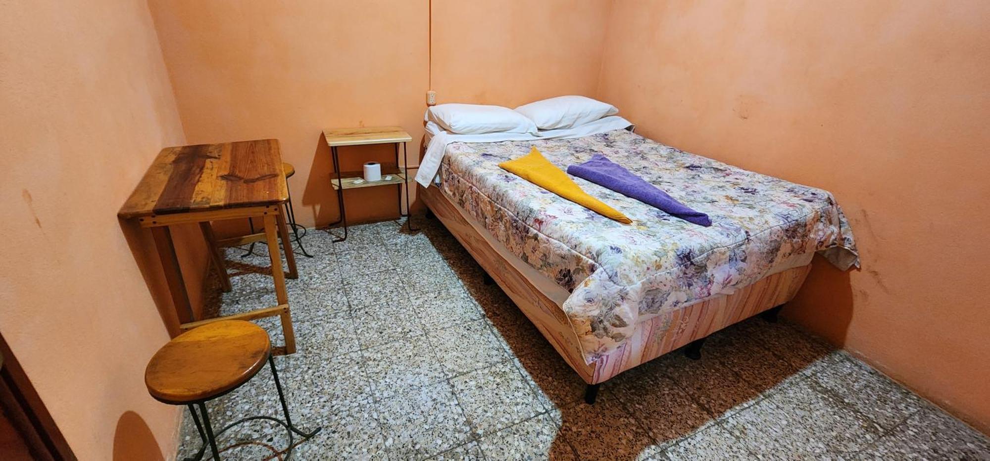 Hospedaje Santo Domingo Panajachel Exterior photo