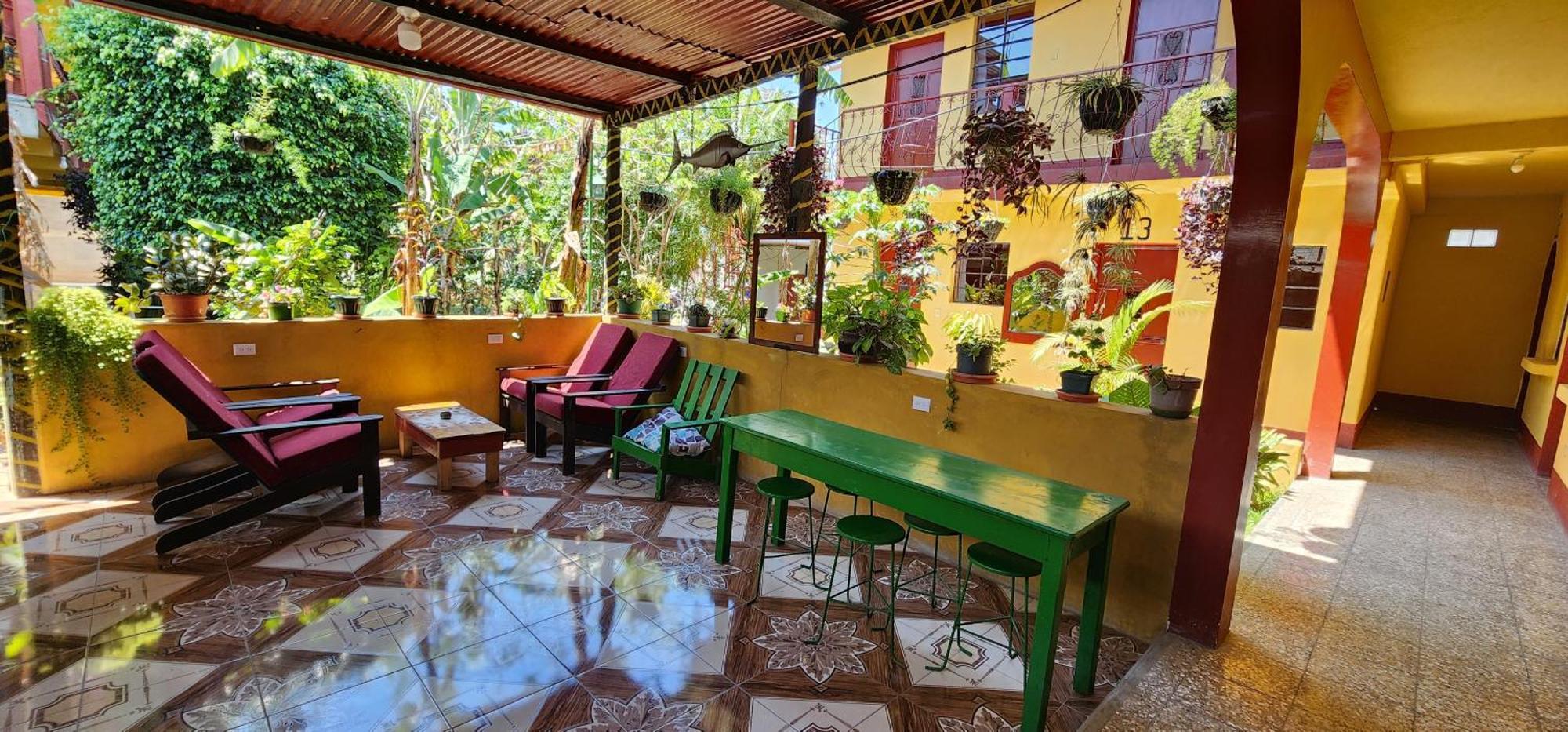 Hospedaje Santo Domingo Panajachel Exterior photo
